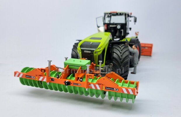 BOUWKIT:  HOLARAS STEGO 485 Kuilverdichter. Mat.: Resin OP KLEUR Gespoten geleverd, incl. Pr&eacute;-cut Decals, hydrauliekleidingen &amp; koppelingen + verlichting  + pennen 1:32  Treckerle
