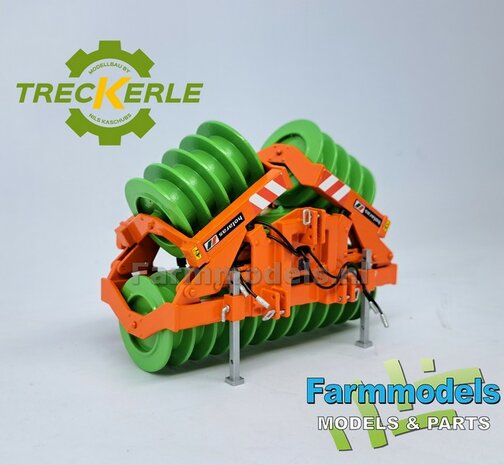 BOUWKIT:  HOLARAS STEGO 485 Kuilverdichter. Mat.: Resin OP KLEUR Gespoten geleverd, incl. Pr&eacute;-cut Decals, hydrauliekleidingen &amp; koppelingen + verlichting  + pennen 1:32  Treckerle