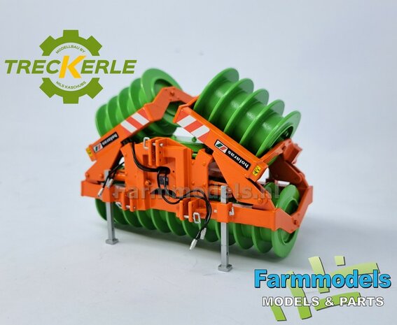 BOUWKIT:  HOLARAS STEGO 485 Kuilverdichter. Mat.: Resin OP KLEUR Gespoten geleverd, incl. Pr&eacute;-cut Decals, hydrauliekleidingen &amp; koppelingen + verlichting  + pennen 1:32  Treckerle