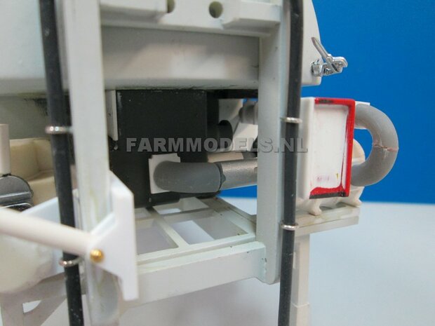 2x &Oslash; 7 mm (8&quot; DUIMS)  90 graden Bocht met Flensplaat t.b.v. koppeling met andere Flensplaat of Freeswerk Zuigarm set  1:32      