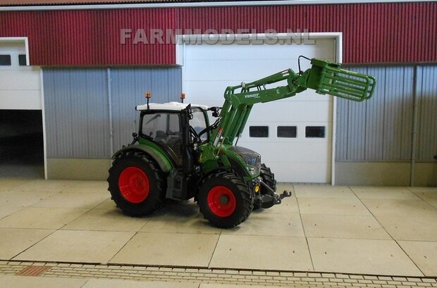 133. Fendt 516 met voorlader balenklem UH