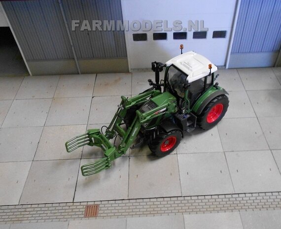 133. Fendt 516 met voorlader balenklem UH