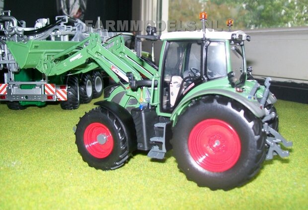 132. Fendt 516 met voorladerbak UH