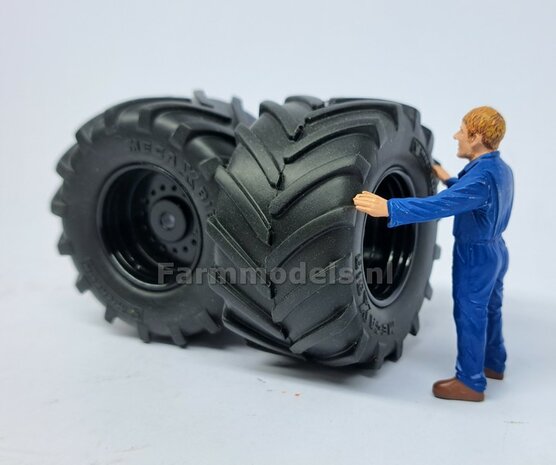 &Oslash; 61.5 x 33.3 mm: VREDO VT 7028: 2x Michelin 1050 lagedruk Banden + ALU. velgen ZWART GLANS gespoten 1:32 Farmmodels Custom Line Series    