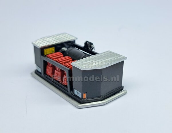 BOUWKIT: FRONTBUMPER met 3x COMPRESSOR, DRUKVAT en OPBERGKISTEN 3-Punts aansluiting  Materiaal: Resin ZWART ROOD ALUMINIUM Gespoten geleverd 1:32  