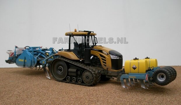 07 Challenger met Imants spitter en Monosem zaaicombinatie 1:32