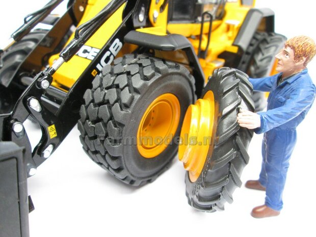&Oslash; 47.3 (tot 49.5) mm: JCB 435S: 2x ALUMINIUM DUBBELLUCHT SHOVEL Velgen JCB GEEL Gespoten geleverd + smalle banden passend in originele velgen JCB 435S AT 1:32