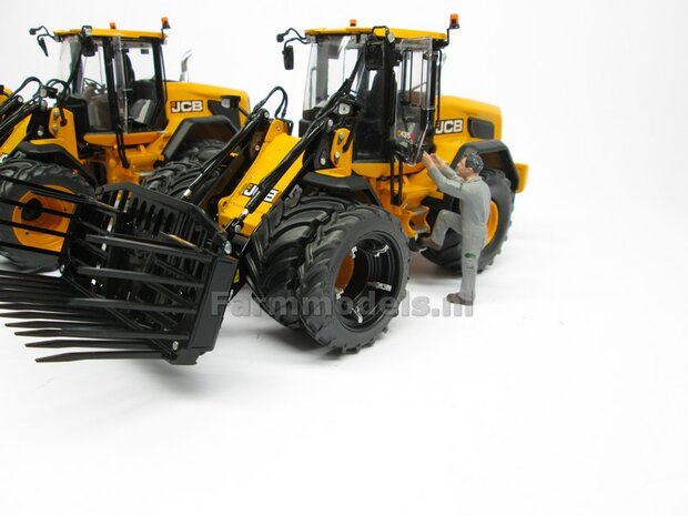 &Oslash; 47.3 (tot 49.5) mm: JCB 435S: 2x ALUMINIUM DUBBELLUCHT SHOVEL Velgen JCB GEEL Gespoten geleverd + smalle banden passend in originele velgen JCB 435S AT 1:32