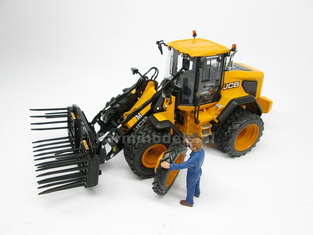 &Oslash; 47.3 (tot 49.5) mm: JCB 435S: 2x ALUMINIUM DUBBELLUCHT SHOVEL Velgen JCB GEEL Gespoten geleverd + smalle banden passend in originele velgen JCB 435S AT 1:32