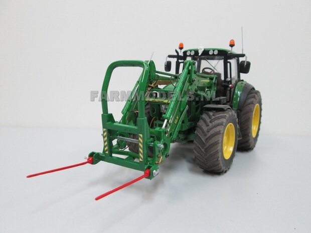 Hooivork John Deere kleur  t.b.v. Voorlader (Wiking) trekkers  1:32 