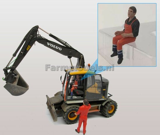 ORANGE: Machinist/ zittende werker/ Chauffeur met veiligheid overall   1:32   ADF32148 