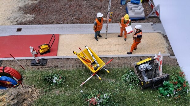 Voorbeeld foto&#039;s mini diorama Stratemakers en grondverzet
