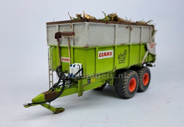 2x FAD Naafdop &Oslash; 8mm  Resin CLAAS GROEN gespoten geleverd  1:32  Farmmodels 