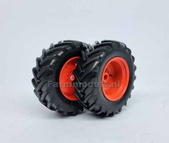 &Oslash; 55.6 x 21mm: 2x Banden + Velgen CLAAS ORANJE, Origineel afkomstig van de CLAAS 960 TT  1:32  