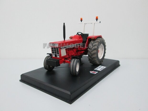 445. IH 844-S INTERNATIONAL 1:32