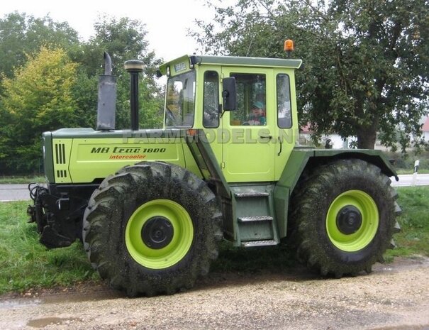 4x MB TRac licht groen Inlegring verbreder voorasvelg + Brede vooras Banden, geschikt voor MB trac 1600 1:32           