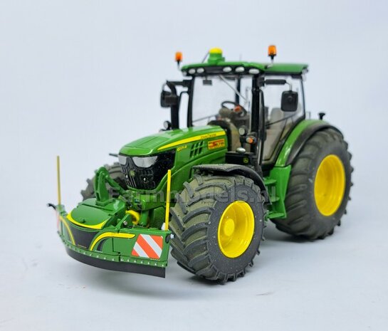 BOUWKIT: RUBBER FLAP + MONTAGE FRAME SET Geschikt voor SAFETY WEIGHT 800kg  BUMPERS  Mat: Resin FENDT 942 CHASSIS GRIJS Gespoten geleverd  + ECHT RUBBER FLAP 1:32  