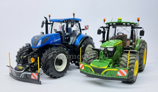 BOUWKIT: RUBBER FLAP + MONTAGE FRAME SET Geschikt voor SAFETY WEIGHT 800kg  BUMPERS  Mat: Resin FENDT 942 CHASSIS GRIJS Gespoten geleverd  + ECHT RUBBER FLAP 1:32  