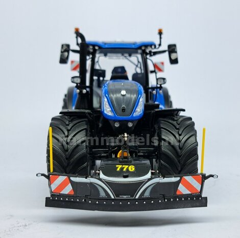 BOUWKIT: RUBBER FLAP + MONTAGE FRAME SET Geschikt voor SAFETY WEIGHT 800kg  BUMPERS  Materiaal: Resin CLAAS NIGHT ED. GRIJS Gespoten geleverd  + ECHT RUBBER FLAP 1:32  