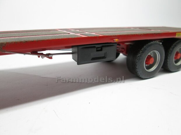 Opbergkist  32.4mm x 14.2mm x 15.3mm  Materiaal RESIN BLANK Geleverd  1:32    