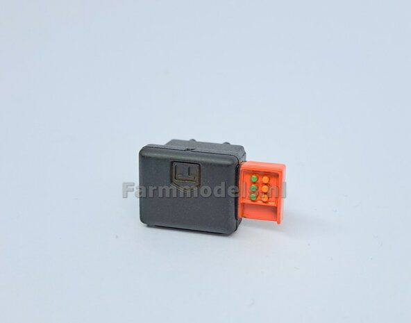 Bedieningskast met opbergkist  21.9mm  x 12.7mm  x 12.3mm  1:32 