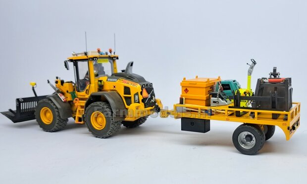 Opbergkist  30.4mm x 15.2mm x 15.1mm Incl. OPHANGBEUGEL Materiaal Resin, de kist wordt RVS CHROOM Gespoten Geleverd  1:32    