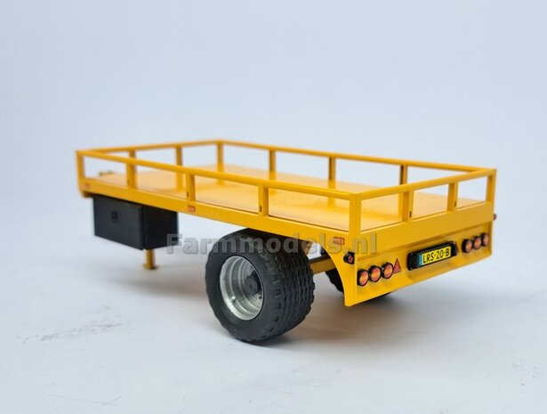 Opbergkist  30.4mm x 15.2mm x 15.1mm Incl. OPHANGBEUGEL Materiaal Resin, de kist wordt RVS CHROOM Gespoten Geleverd  1:32    