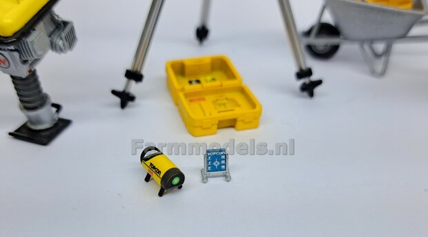 BOUWKIT: VERACHTERT (RIOOL-) BUIZENLEGGER  Beweegbaar met S60 Koppeling. Materiaal: Resin op KLEUR Gespoten incl. Verachtert Pr&eacute;-Cut Stickers geleverd 1:32 