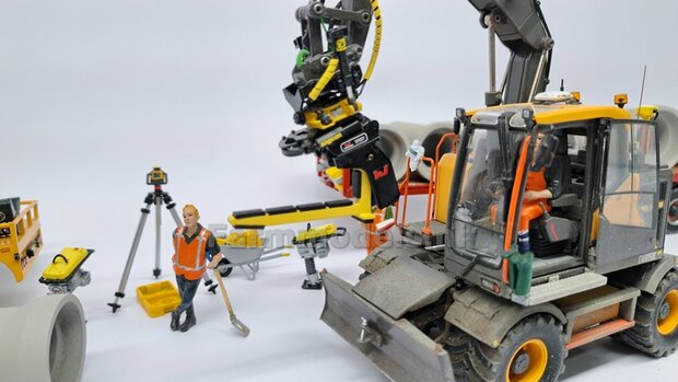 BOUWKIT: VERACHTERT (RIOOL-) BUIZENLEGGER  Beweegbaar met S60 Koppeling. Materiaal: Resin op KLEUR Gespoten incl. Verachtert Pr&eacute;-Cut Stickers geleverd 1:32 