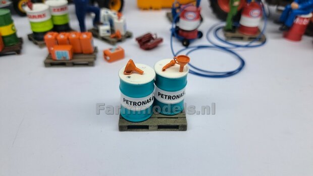 2x TAMOIL OLIEDRUMS + 3x losse doppen OLIEDRUMS Resin LEMKEN BLAUW gespoten geleverd + TAMOIL Pr&eacute;-Cut Decal stickersets 1:32