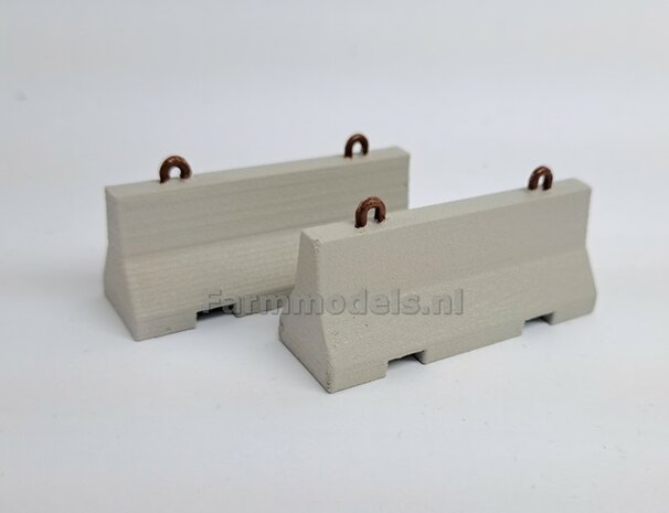 2x (BETONNEN) BARRIERS &quot;NEW LOOK&quot; + 4x OPHANGOGEN Materiaal Kunststof, BETONLOOK Gespoten + OGEN &quot;ROEST&quot; geschilderd geleverd  1:32    