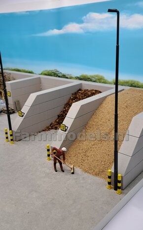 30 x 60cm: BETON FOLIE &quot;LIGHT CONCRETE&quot; met ECHT BETON RELI&Euml;F afmeting ruim 30cm x 60cm 1:32 