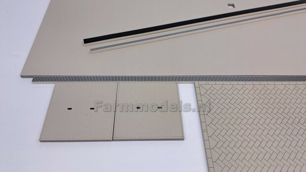 8mm x 300mm (2stuks): RVS/STALEN VLOERGOOT STICKERS  afmeting 8mm x 300mm  1:32 