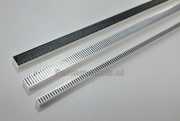 8mm x 300mm (2stuks): RVS/STALEN VLOERGOOT STICKERS  afmeting 8mm x 300mm  1:32 