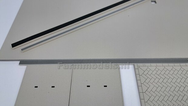 8mm x 300mm (2stuks): RVS/STALEN VLOERGOOT STICKERS  afmeting 8mm x 300mm  1:32 