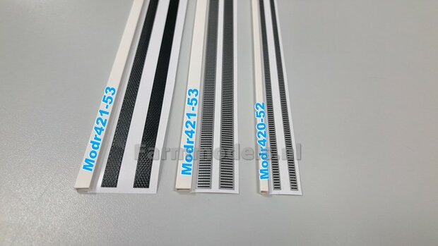 8mm x 300mm (8stuks): RVS/STALEN VLOERGOOT STICKERS  afmeting 8mm x 300mm  1:32 