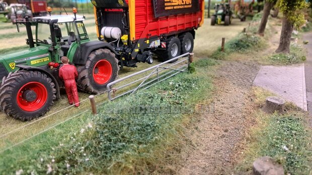 1x FLIPJE pop 16.7mm + Pr&eacute;-Cut Decal FLIPJE Rood/Wit   Materiaal RESIN,  Super Gedetailleerd &amp; BLANK geleverd 1:32