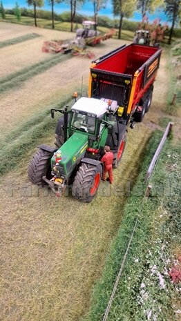 1x FLIPJE pop 16.7mm + Pr&eacute;-Cut Decal FLIPJE Rood/Wit   Materiaal RESIN,  Super Gedetailleerd &amp; BLANK geleverd 1:32