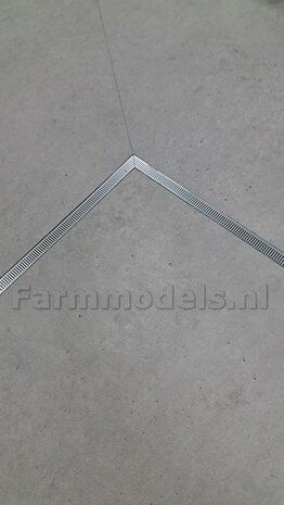 30 x 60cm: BETON FOLIE "USED CONCRETE" met ECHT BETON RELI&Euml;F afmeting ruim 30cm x 60cm 1:32 