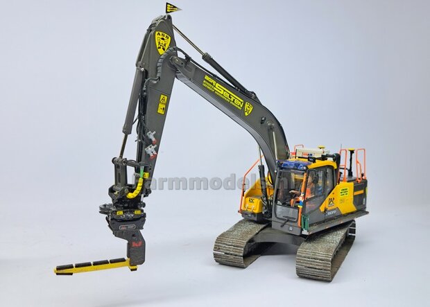 2x HYDRAULIEK &quot;VROUW&quot; met KOGELKRAAN DUBBEL, stand DICHT met BESCHERMKAP Materiaal RESIN BLANK geleverd  1:32    