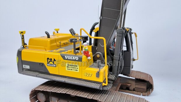 2x HYDRAULIEK &quot;VROUW&quot; met KOGELKRAAN DUBBEL, stand OPEN  Materiaal RESIN BLANK geleverd  1:32    