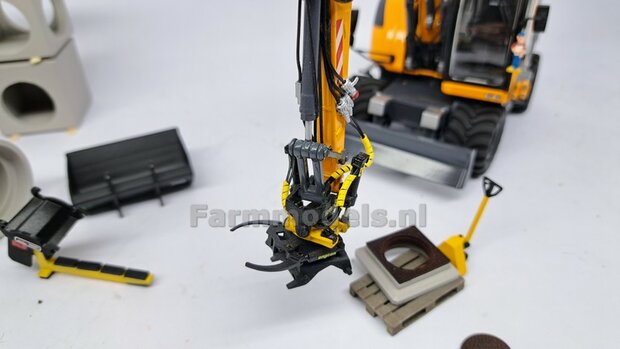 BOUWKIT: VERACHTERT (RIOOL-) BUIZENLEGGER  Beweegbaar met CW30 Koppeling. Materiaal: Resin op KLEUR Gespoten incl. Verachtert Pr&eacute;-Cut Stickers geleverd 1:32 