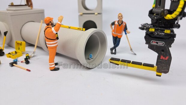 BOUWKIT: VERACHTERT (RIOOL-) BUIZENLEGGER  Beweegbaar met S70 Koppeling. Materiaal: Resin op KLEUR Gespoten geleverd incl. Verachtert Pr&eacute;-Cut Stickers geleverd 1:32  