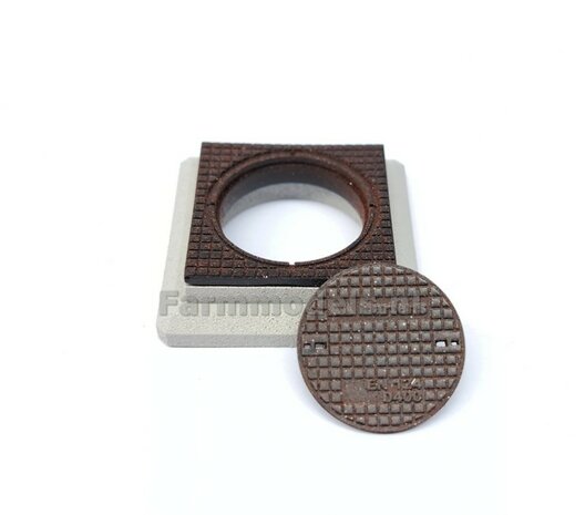 1x PUTAFDEKKING Universeel: BETON kleur AFDEKKING, PUTRAND en PUTDEKSEL in ZWART MATT/ ROEST Materiaal Resin op kleur geleverd 1:32    