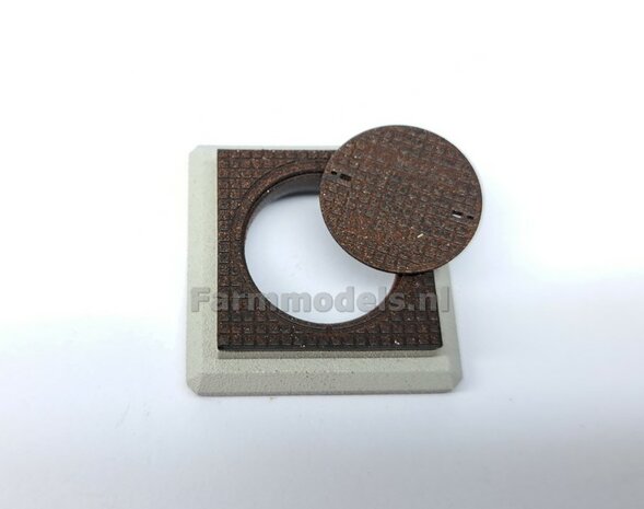 1x STELRING/ OPZETSTUK t.b.v. INSPECTIEPUT VORM K-MM: Vierkante ring : (Betonnen) AFDEKKING Materiaal KUNSTSTOF, BLANK Geleverd  1:32    