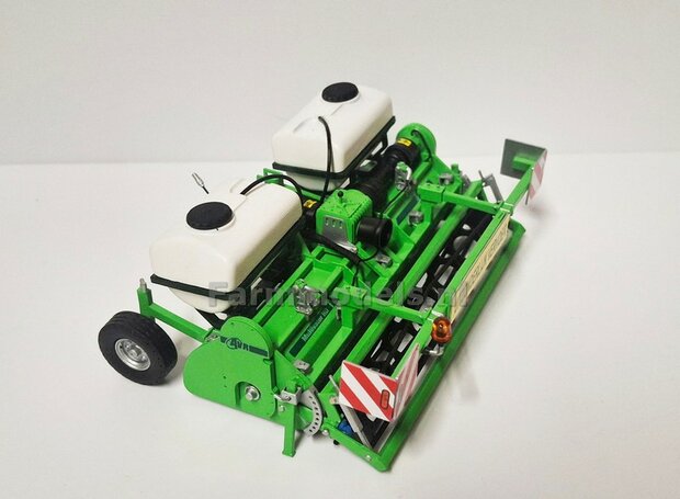 BOUWKIT: 2x VLOEISTOF TANKS met MONTAGE FRAMES t.b.v. AVR MULTIVATOR HD frontfrees  LET OP: BLANK geleverd, zelf in kleur zetten 1:32  LEVERBAAR NOVEMBER 2025