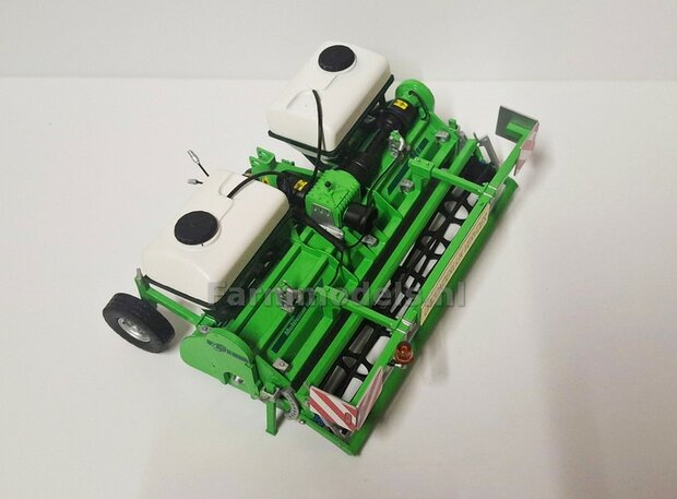 BOUWKIT: 2x VLOEISTOF TANKS met MONTAGE FRAMES t.b.v. AVR MULTIVATOR HD frontfrees  LET OP: BLANK geleverd, zelf in kleur zetten 1:32  LEVERBAAR NOVEMBER 2025