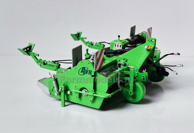 4x BREEDTESCHILDEN met verlichting t.b.v. AVR GeForce incl. Pr&eacute;-Cut decals  LET OP: BLANK geleverd, zelf in kleur zetten 1:32  LEVERBAAR NOVEMBER 2025