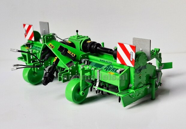 4x BREEDTESCHILDEN met verlichting t.b.v. AVR GeForce incl. Pr&eacute;-Cut decals  LET OP: BLANK geleverd, zelf in kleur zetten 1:32  LEVERBAAR NOVEMBER 2025