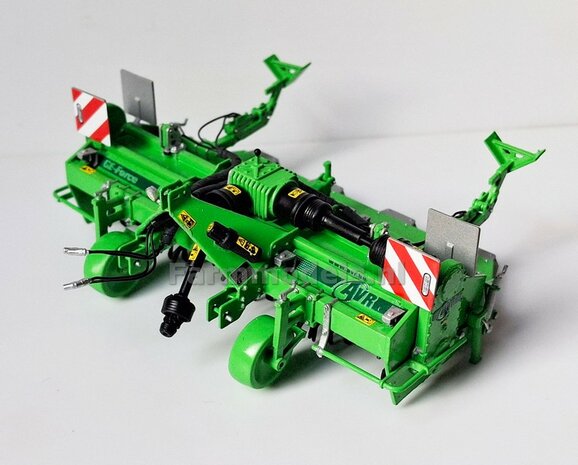 4x BREEDTESCHILDEN met verlichting t.b.v. AVR GeForce incl. Pr&eacute;-Cut decals  LET OP: BLANK geleverd, zelf in kleur zetten 1:32  LEVERBAAR NOVEMBER 2025